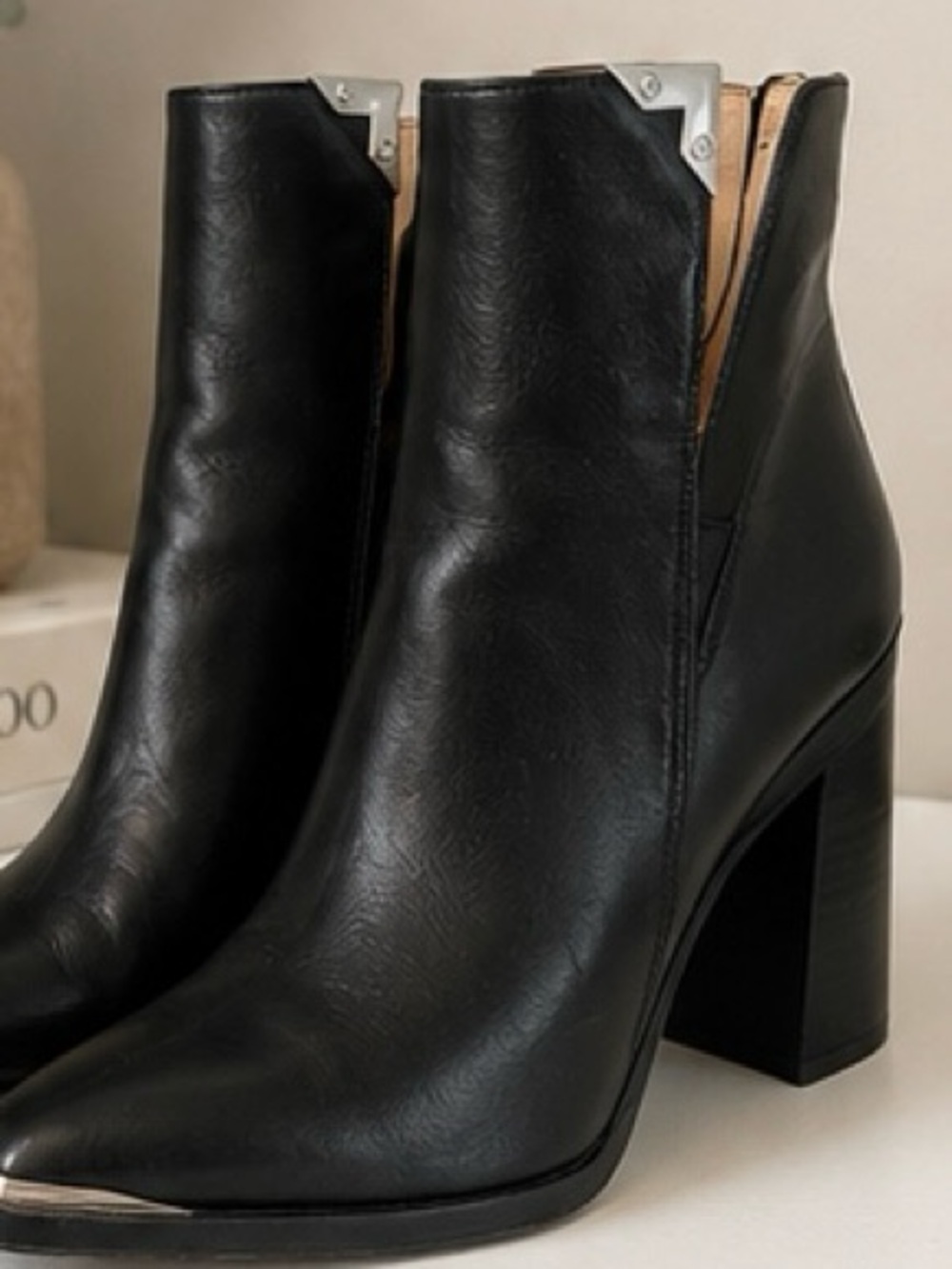 CHARLES DAVID Drew Bootie SIZE 7